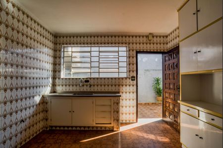 Casa à venda com 260m², 2 quartos e 2 vagas Casa à venda com 260m², 2 quartos e 2 vagasCozinha