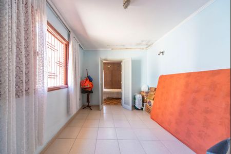 Casa à venda com 300m², 3 quartos e 3 vagas Casa à venda com 300m², 3 quartos e 3 vagasSuíte Closet