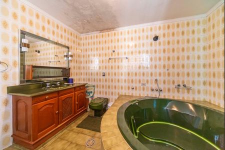 Casa à venda com 300m², 3 quartos e 3 vagas Casa à venda com 300m², 3 quartos e 3 vagasBanheiro da Suíte