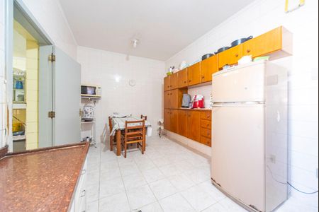 Casa à venda com 300m², 3 quartos e 3 vagas Casa à venda com 300m², 3 quartos e 3 vagasCozinha
