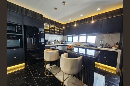 Casa à venda com 241m², 2 quartos e 3 vagas Casa à venda com 241m², 2 quartos e 3 vagasCozinha