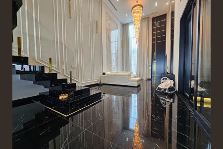 Casa à venda com 241m², 2 quartos e 3 vagas Casa à venda com 241m², 2 quartos e 3 vagasSala