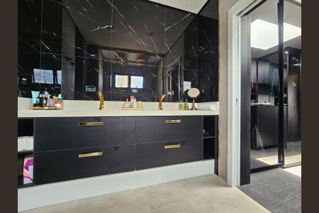 Casa à venda com 241m², 2 quartos e 3 vagas Casa à venda com 241m², 2 quartos e 3 vagasBanheiro