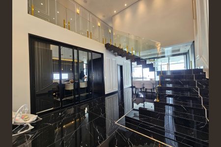 Casa à venda com 241m², 2 quartos e 3 vagas Casa à venda com 241m², 2 quartos e 3 vagasSala