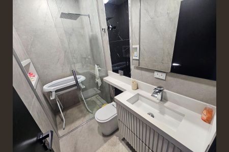 Casa à venda com 241m², 2 quartos e 3 vagas Casa à venda com 241m², 2 quartos e 3 vagasBanheiro