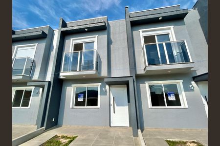 Casa à venda com 67m², 2 quartos e 1 vaga Casa à venda com 67m², 2 quartos e 1 vagaFachada