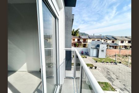 Casa à venda com 67m², 2 quartos e 1 vaga Casa à venda com 67m², 2 quartos e 1 vagaSacada Quarto 2