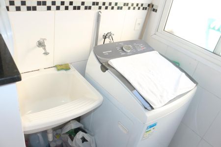 Apartamento à venda com 81m², 2 quartos e 1 vagaÁrea de Serviço