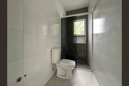 Casa à venda com 67m², 2 quartos e 1 vaga Casa à venda com 67m², 2 quartos e 1 vagaBanheiro
