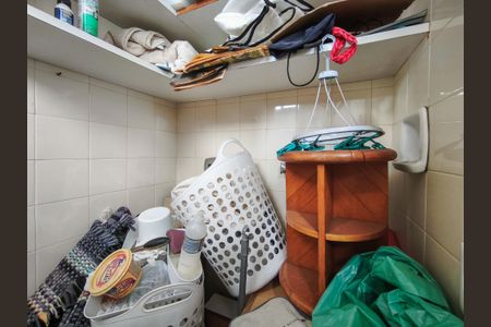 Apartamento à venda com 107m², 3 quartos e 1 vaga Apartamento à venda com 107m², 3 quartos e 1 vagaBanheiro de serviço