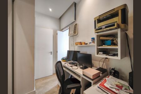 Apartamento à venda com 107m², 3 quartos e 1 vaga Apartamento à venda com 107m², 3 quartos e 1 vagaQuarto de Serviço