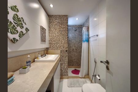 Apartamento à venda com 107m², 3 quartos e 1 vaga Apartamento à venda com 107m², 3 quartos e 1 vagaBanheiro Social