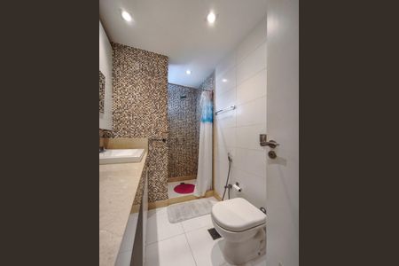 Apartamento à venda com 107m², 3 quartos e 1 vaga Apartamento à venda com 107m², 3 quartos e 1 vagaBanheiro Social