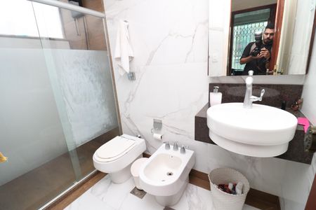 Casa à venda com 356m², 5 quartos e 3 vagasBanheiro Social