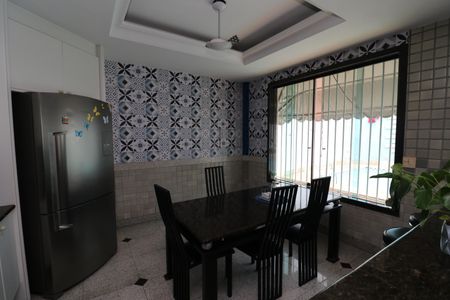 Casa à venda com 356m², 5 quartos e 3 vagasCozinha