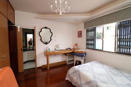 Casa à venda com 356m², 5 quartos e 3 vagasSuíte 4