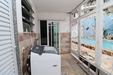 Casa à venda com 356m², 5 quartos e 3 vagasÁrea de Serviço