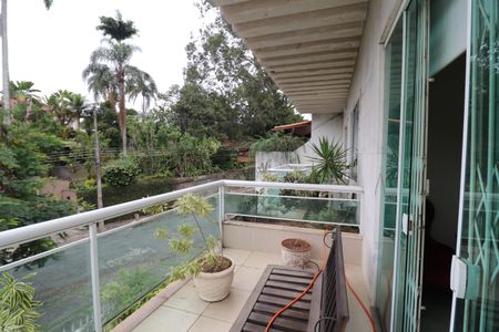 Casa à venda com 356m², 5 quartos e 3 vagasVaranda