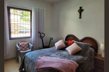 Casa à venda com 274m², 6 quartos e 5 vagas Casa à venda com 274m², 6 quartos e 5 vagasQuarto