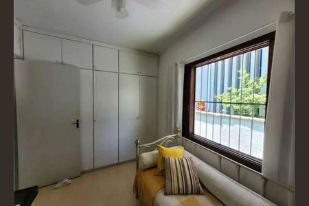 Casa à venda com 274m², 6 quartos e 5 vagas Casa à venda com 274m², 6 quartos e 5 vagasQuarto