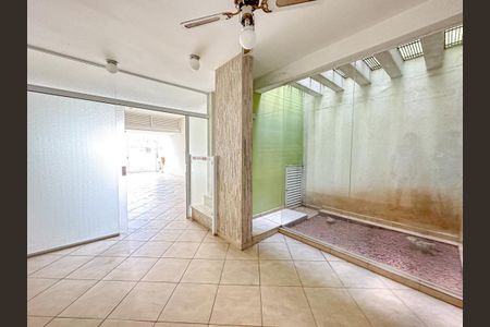 Casa à venda com 190m², 4 quartos e 5 vagas