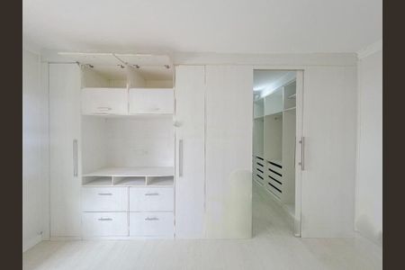 Casa à venda com 198m², 4 quartos e 2 vagas