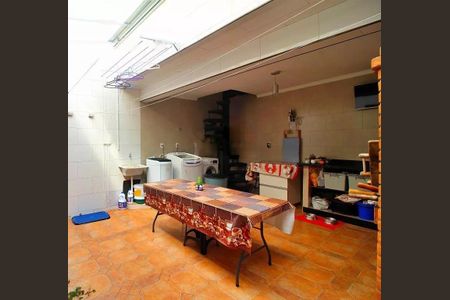 Casa à venda com 125m², 4 quartos e 5 vagas