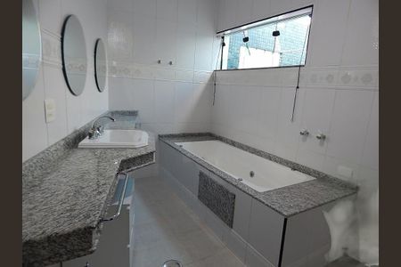 Casa à venda com 340m², 3 quartos e 7 vagas