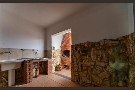 Casa à venda com 240m², 4 quartos e 6 vagas