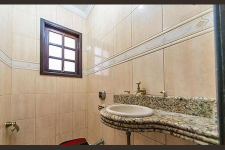 Casa à venda com 240m², 4 quartos e 6 vagas