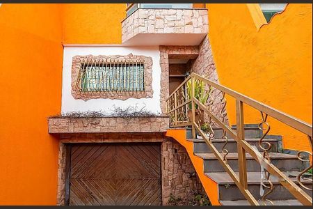 Casa à venda com 240m², 4 quartos e 6 vagas