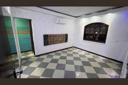 Casa à venda com 3 quartos, 376m² em Parque Novo Oratório, Santo André