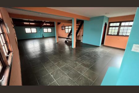 Casa à venda com 3 quartos, 376m² em Parque Novo Oratório, Santo André