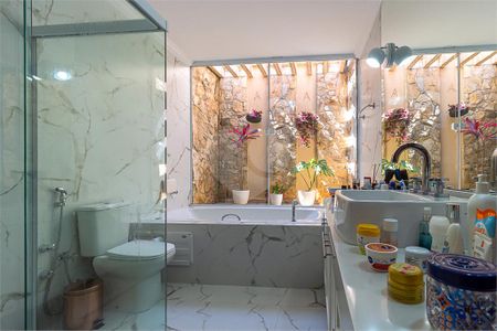 Casa à venda com 3 quartos, 352m² em Jardim Santa Helena, São Paulo