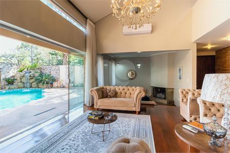 Casa à venda com 3 quartos, 352m² em Jardim Santa Helena, São Paulo