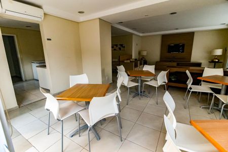 Apartamento para alugar com 80m², 2 quartos e 1 vaga Apartamento para alugar com 80m², 2 quartos e 1 vagaÁrea comum - Salão de festas