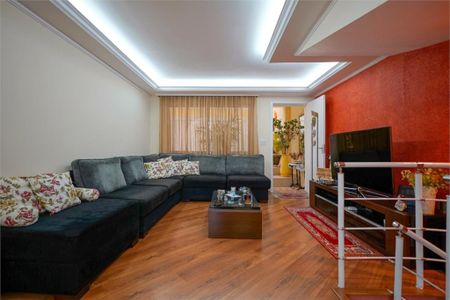 Casa à venda com 3 quartos, 245m² em Jardim Umuarama, São Paulo