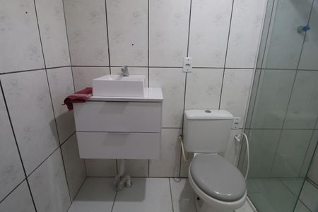 Casa à venda com 130m², 4 quartos e 2 vagasBanheiro/casa fundos