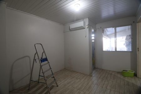 Casa à venda com 130m², 4 quartos e 2 vagasQuarto/casa fundos