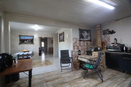 Casa à venda com 130m², 4 quartos e 2 vagasCozinha - Armários