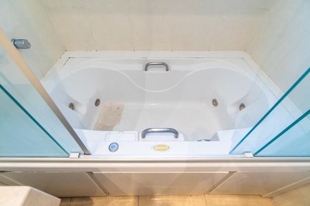 Apartamento à venda com 143m², 3 quartos e 3 vagas Apartamento à venda com 143m², 3 quartos e 3 vagasBanheiro da Suíte 2 Detalhe