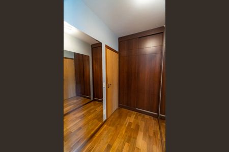 Apartamento à venda com 143m², 3 quartos e 3 vagas Apartamento à venda com 143m², 3 quartos e 3 vagasSuite 2