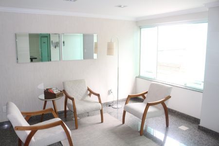 Apartamento à venda com 112m², 2 quartos e 2 vagasHall social