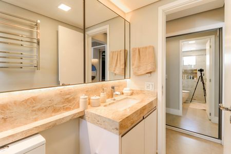 Apartamento à venda com 185m², 3 quartos e 2 vagas Apartamento à venda com 185m², 3 quartos e 2 vagasBanheiro da Suíte