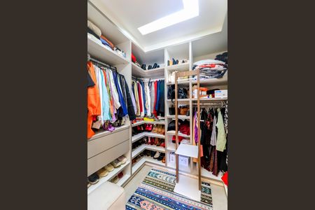 Apartamento à venda com 185m², 3 quartos e 2 vagas Apartamento à venda com 185m², 3 quartos e 2 vagasCloset da Suíte