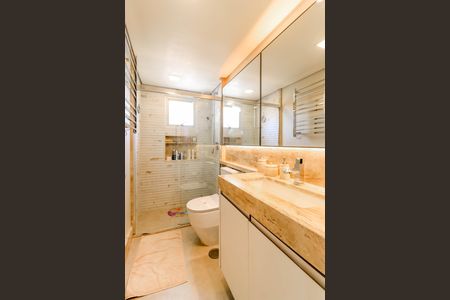 Apartamento à venda com 185m², 3 quartos e 2 vagas Apartamento à venda com 185m², 3 quartos e 2 vagasBanheiro da Suíte