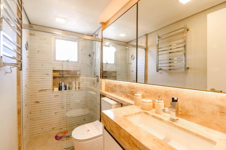 Apartamento à venda com 185m², 3 quartos e 2 vagas Apartamento à venda com 185m², 3 quartos e 2 vagasBanheiro da Suíte