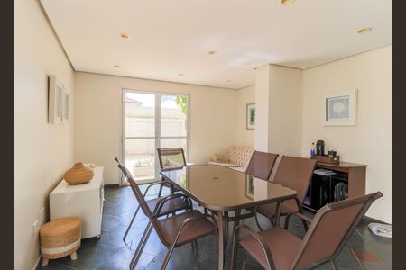 Apartamento à venda com 185m², 3 quartos e 2 vagas Apartamento à venda com 185m², 3 quartos e 2 vagasÁrea comum - Salão de festas