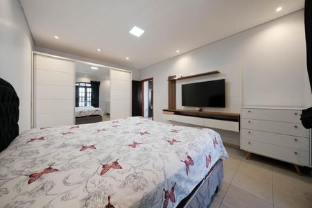 Casa à venda com 271m², 6 quartos e 5 vagasQuarto 4