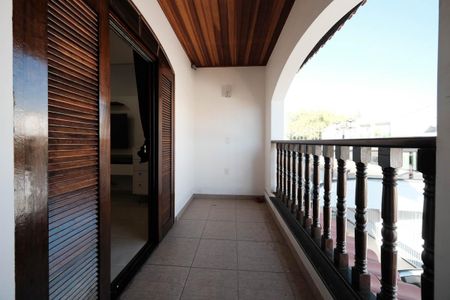Casa à venda com 271m², 6 quartos e 5 vagasVaranda do Quarto 4